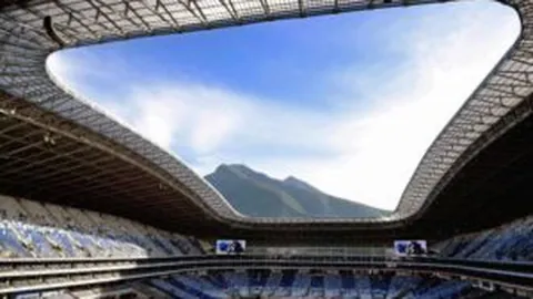 巴西世预赛南美区10轮战秘鲁2-0完胜，里贝罗破纪录内马尔送助攻