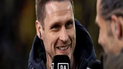 《麦卡利斯特揭秘：维尔茨与埃基蒂克配合无间，激情之战，主场誓取曼城！》